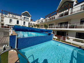 Big Bay Stunning Upmarket Apartment